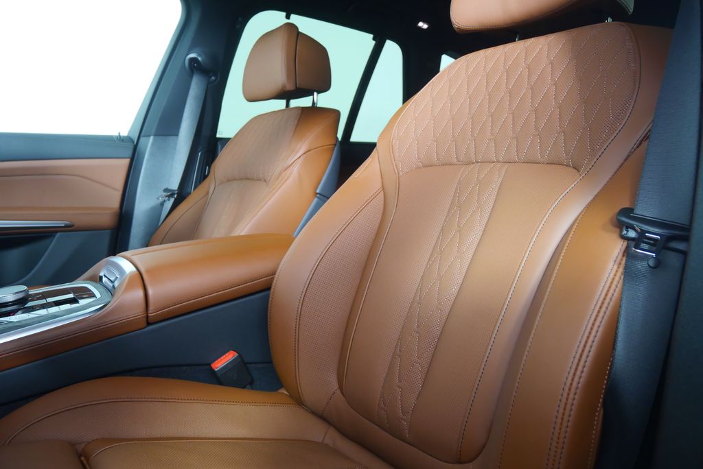 Thumbnail: 2026 BMW X5 - 10