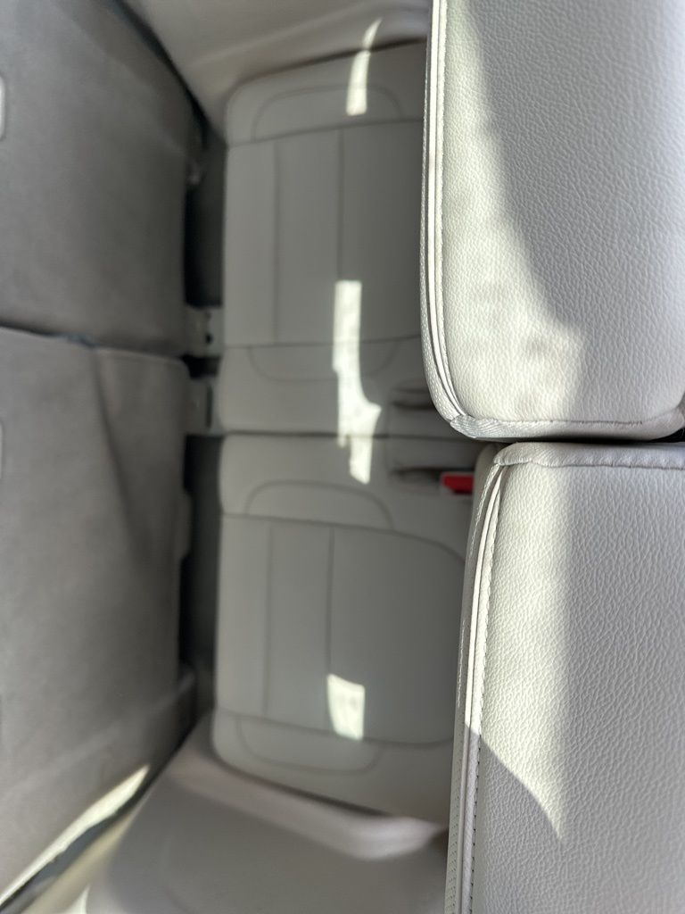 2022 GMC Acadia Denali 8