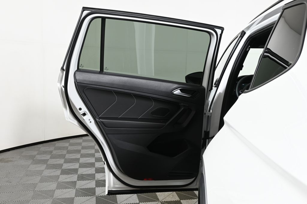 Thumbnail: 2023 Volkswagen Tiguan - 32