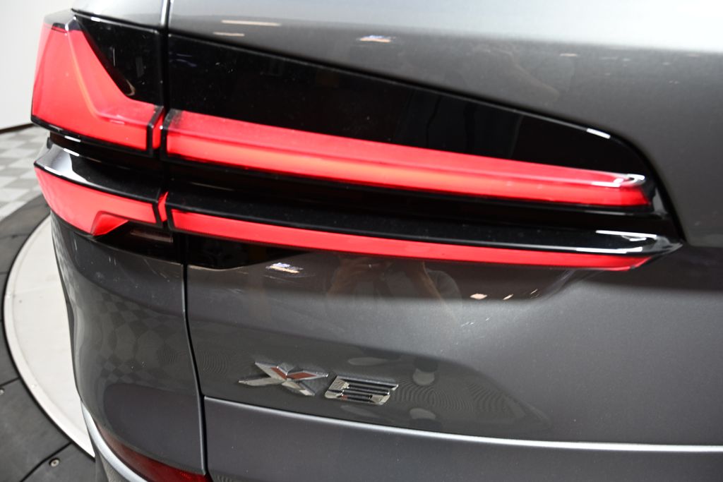 Thumbnail: 2026 BMW X5 - 11