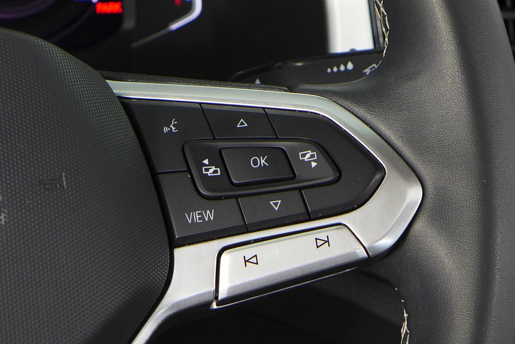 Thumbnail: 2022 Volkswagen Atlas - 30