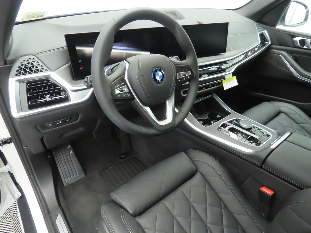 2025 BMW X5 xDrive50e 9