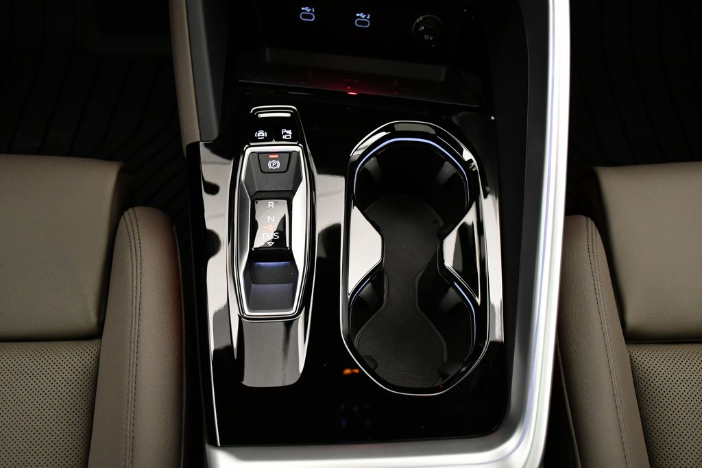 Thumbnail: 2025 Audi Q5 - 30