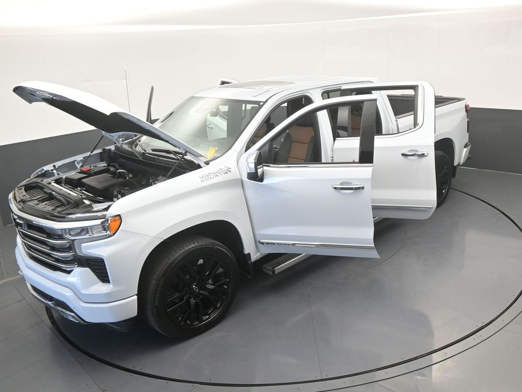 Used 2026 Summit White Chevrolet High Country image 81