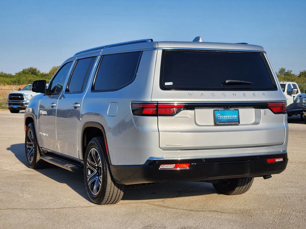 2023 Jeep Wagoneer L Base 3