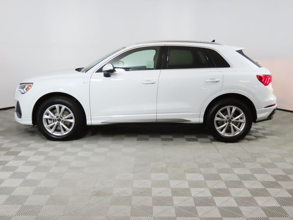 Thumbnail: 2025 Audi Q3 - 2