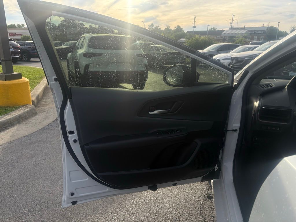 2023 Toyota Prius XLE photo