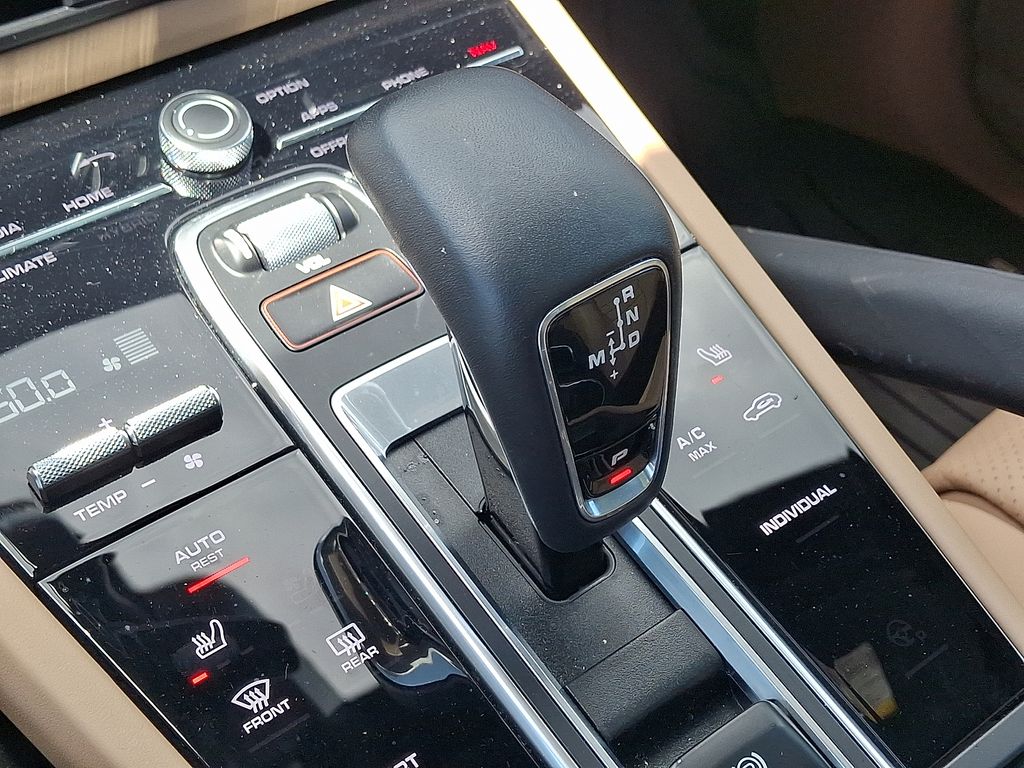 Thumbnail: 2022 Porsche Cayenne - 19