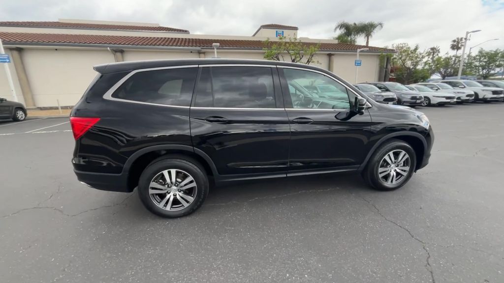 Thumbnail: 2017 Honda Pilot - 9