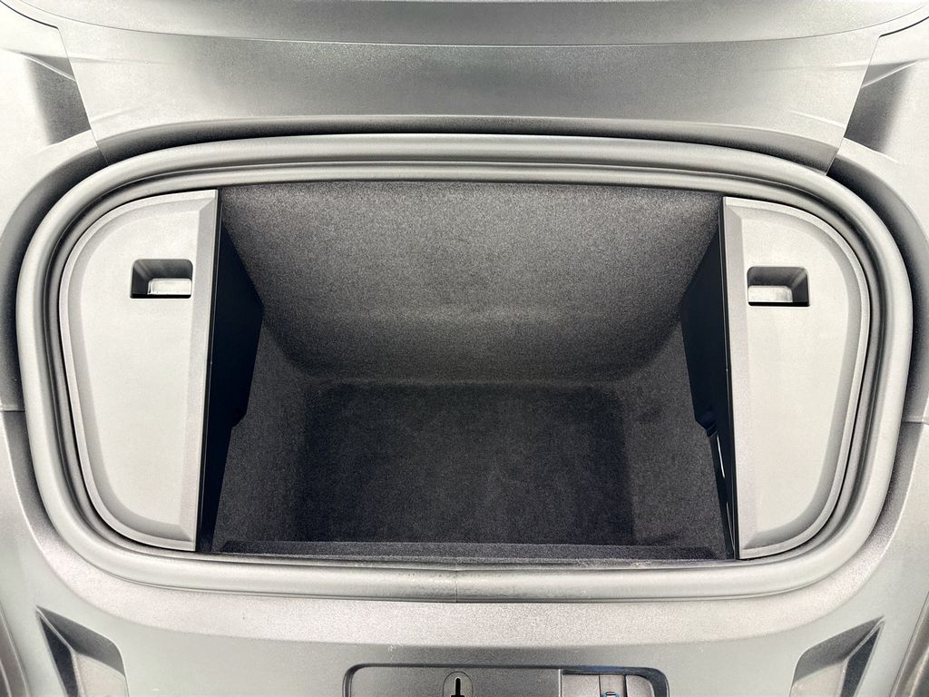 Thumbnail: 2023 Porsche Taycan - 29