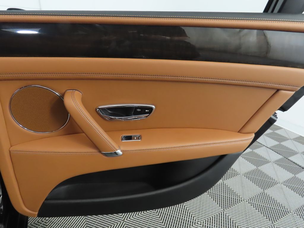 Thumbnail: 2018 Bentley Flying Spur - 27