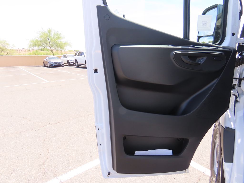 2025 Mercedes-Benz Sprinter 2500 23