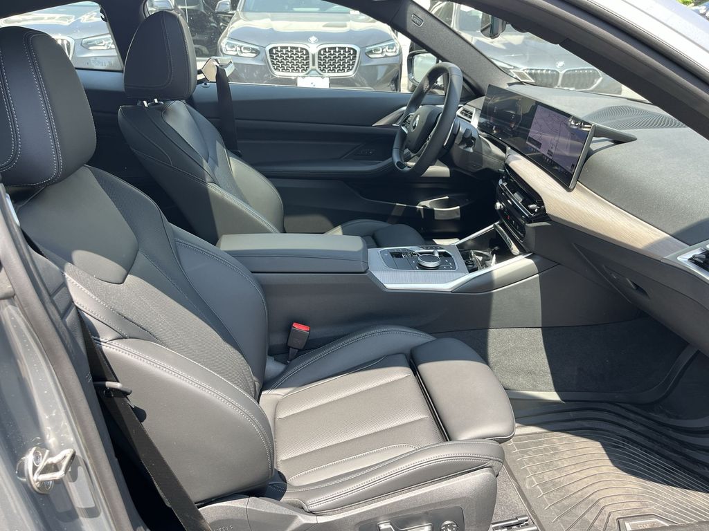 Thumbnail: 2026 BMW 4 Series - 25