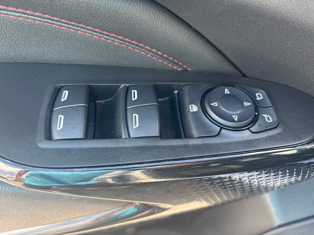 Used 2025 Chevrolet Trax SUV