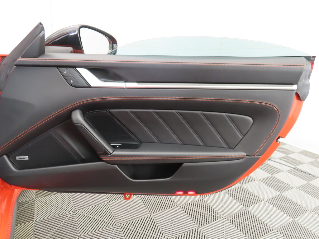 Thumbnail: 2022 Porsche 911 - 32