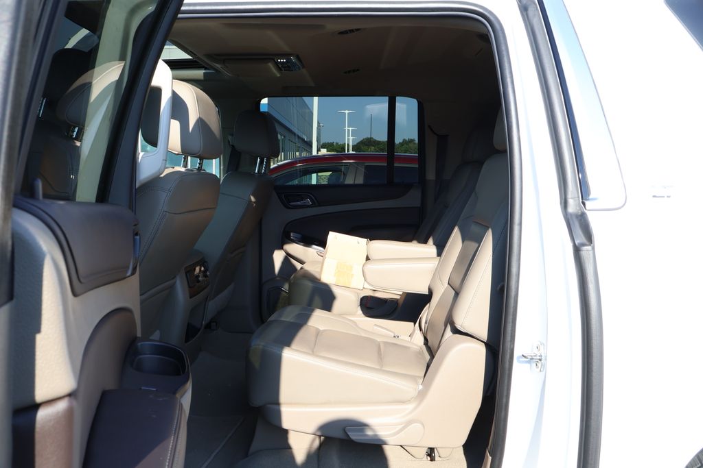 Thumbnail: 2019 Chevrolet Suburban - 32