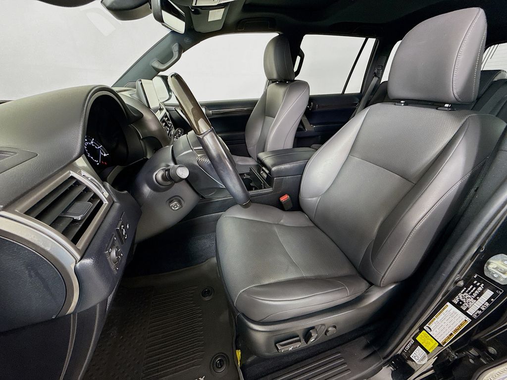 2022 Lexus GX 460 21