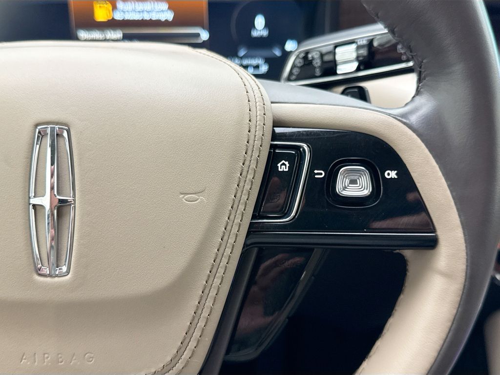 Thumbnail: 2022 Lincoln Aviator - 12