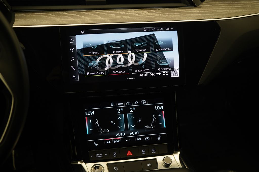 Thumbnail: 2024 Audi Q8 e-tron - 11