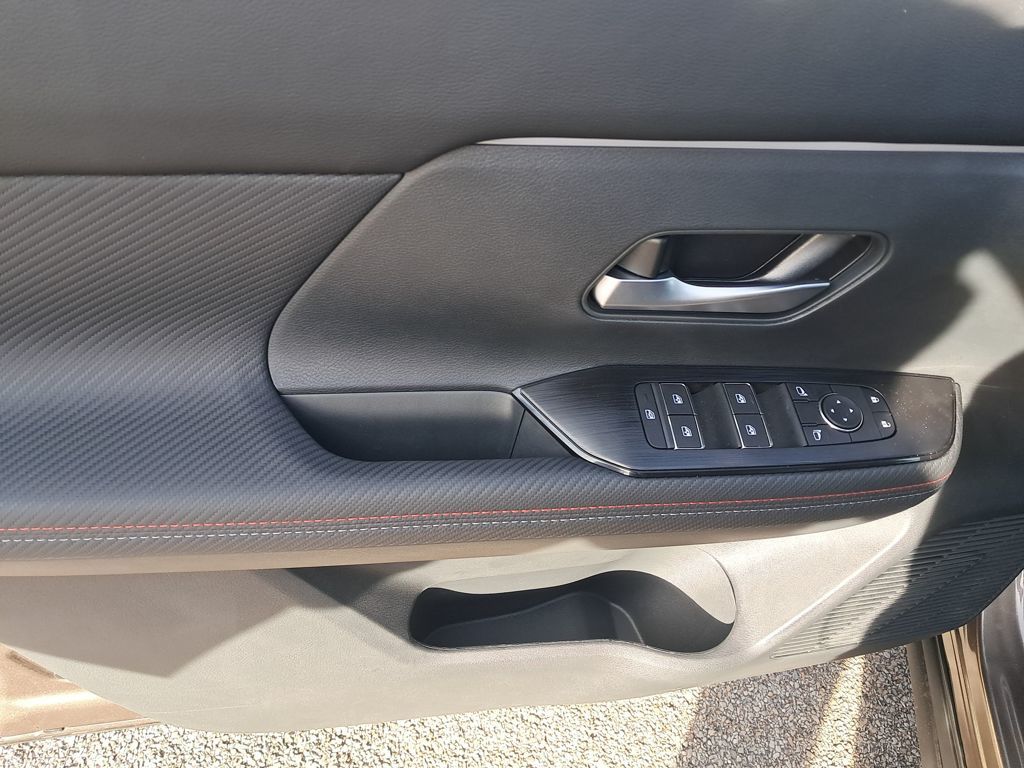 2026 Nissan Kicks SR - 10