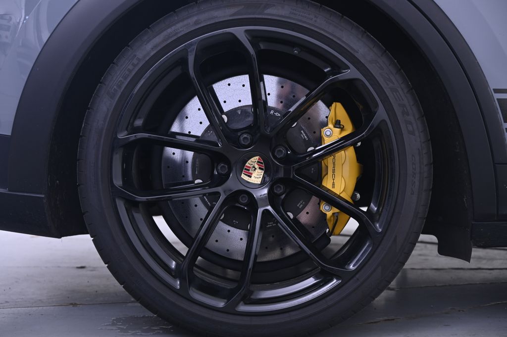 Thumbnail: 2022 Porsche  - 17