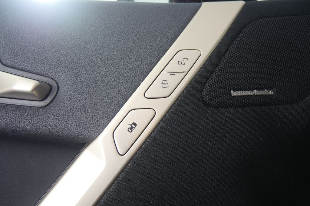 Thumbnail: 2026 BMW iX - 9