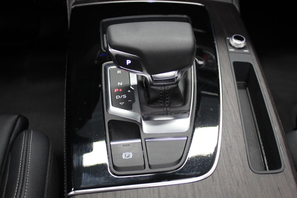 Thumbnail: 2023 Audi Q5 - 15