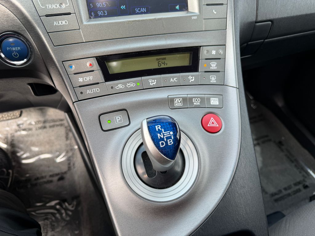 Thumbnail: 2015 Toyota Prius - 25