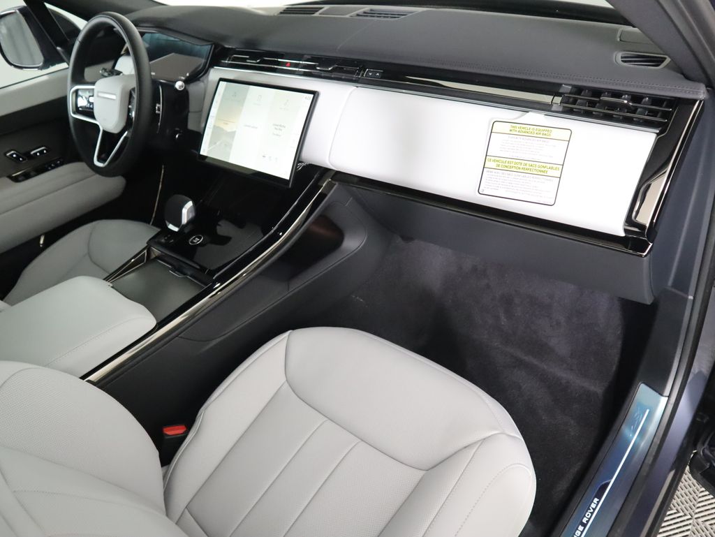 Thumbnail: 2026 Land Rover Range Rover Sport - 18