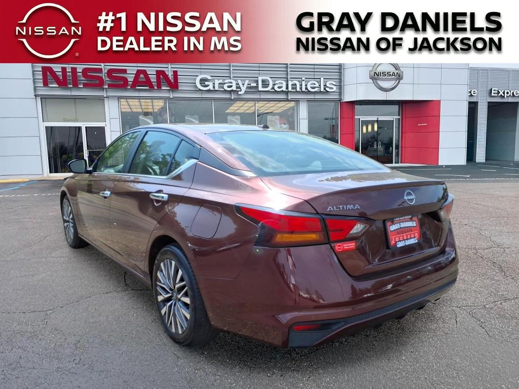 Used 2025 Nissan Altima Sedan