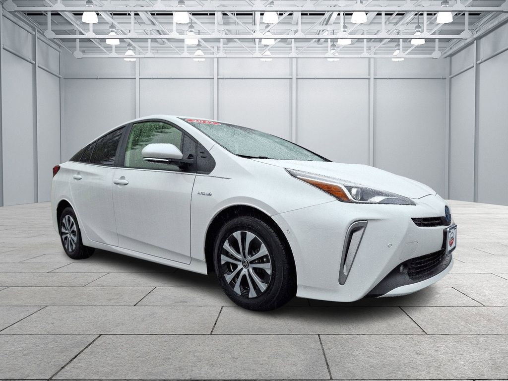 2022 Toyota Prius XLE 3