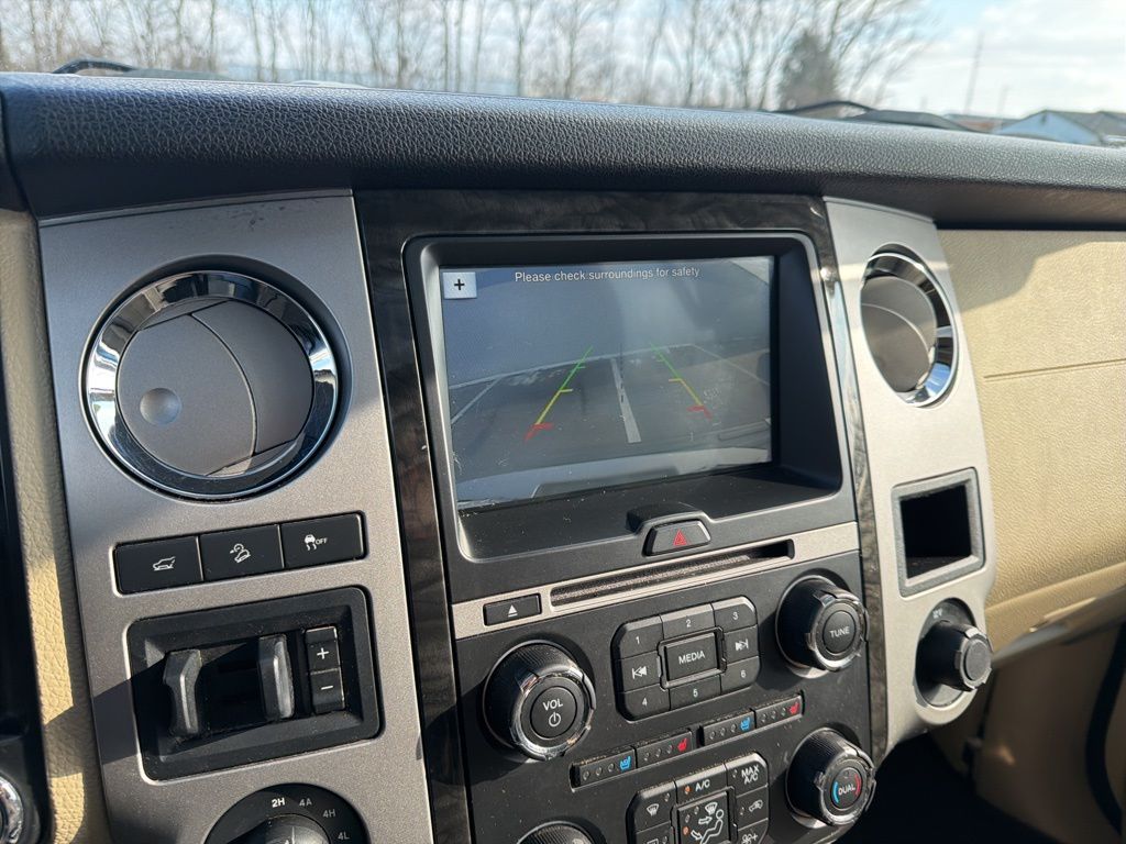 Thumbnail: 2016 Ford Expedition - 32