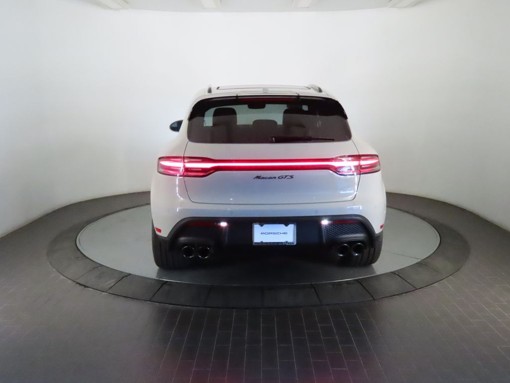 Thumbnail: 2026 Porsche Macan - 6