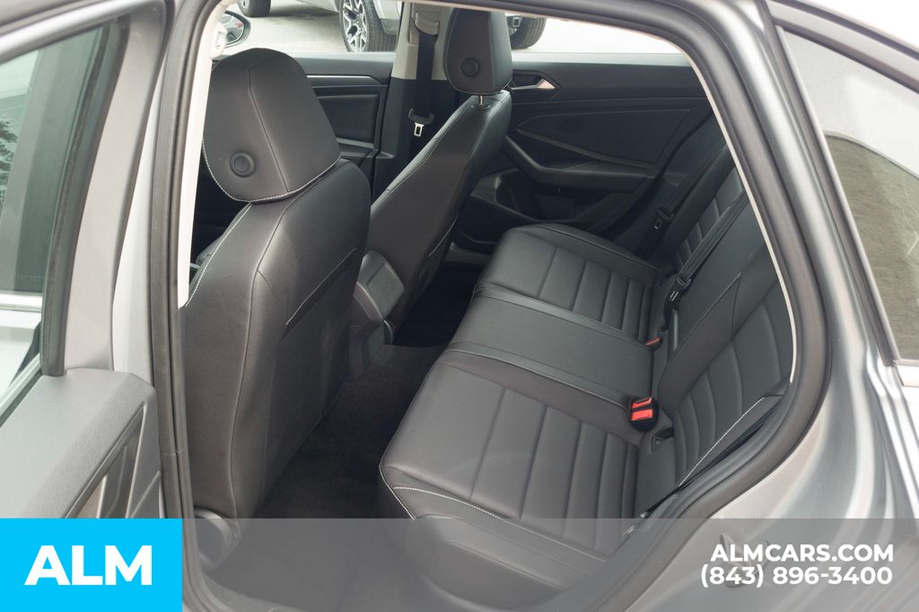 Used 2024 Platinum Gray Metallic Volkswagen 1.5T SE image 18