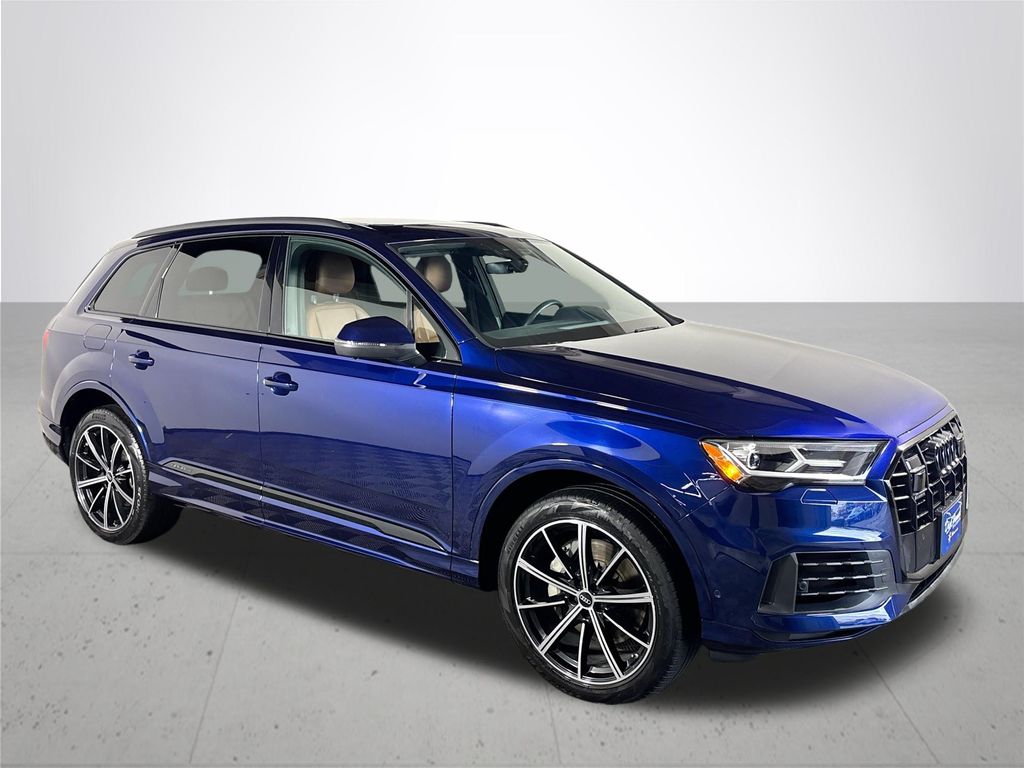 2022 Audi Q7 55 Premium Plus