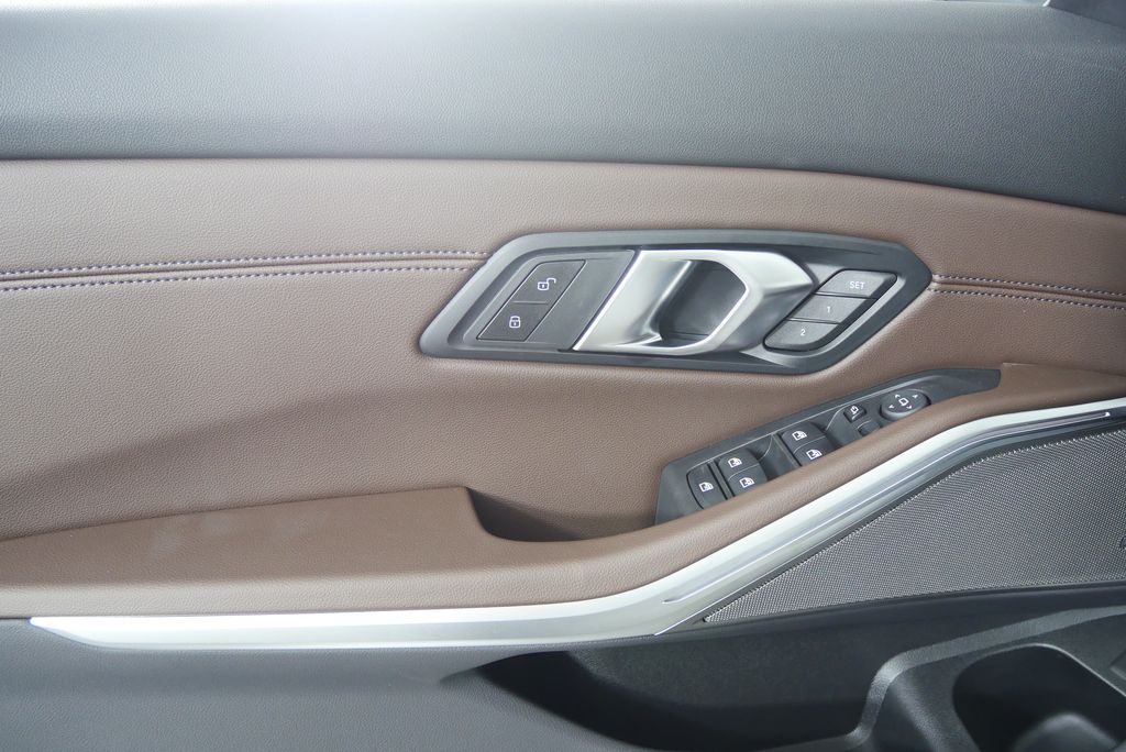 Thumbnail: 2025 BMW 3 Series - 9