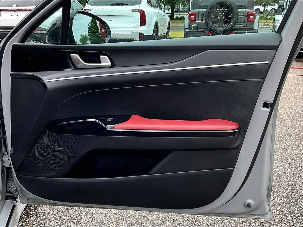 2021 Kia K5 — photo 11