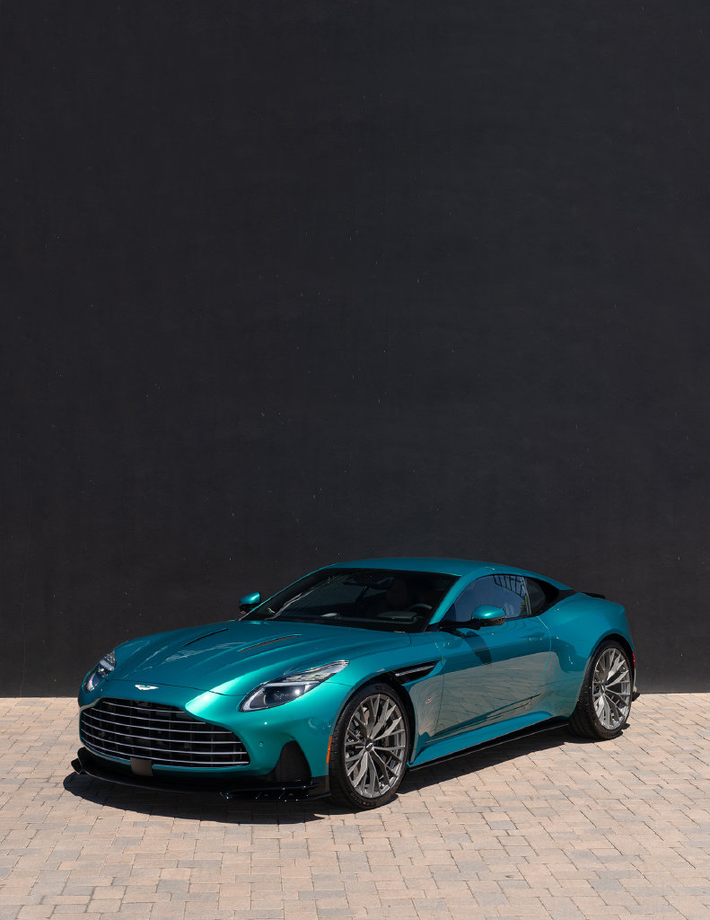 Aston Martin 2026 DB12 