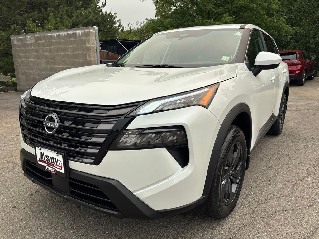 Everest White Pearl Tricoat 2026 Nissan Rogue SUV / Crossover Front-Wheel Drive Continuously Variable Transmission