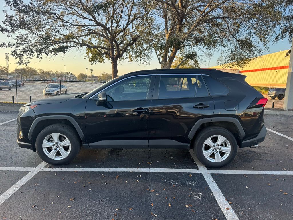 2021 Toyota RAV4 XLE 2