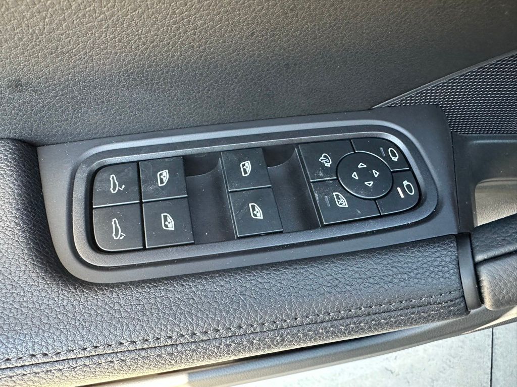 Thumbnail: 2025 Porsche Cayenne - 19