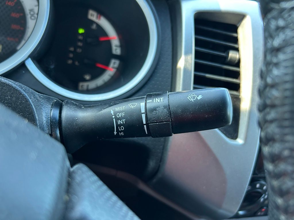 Thumbnail: 2015 Toyota Tacoma - 18