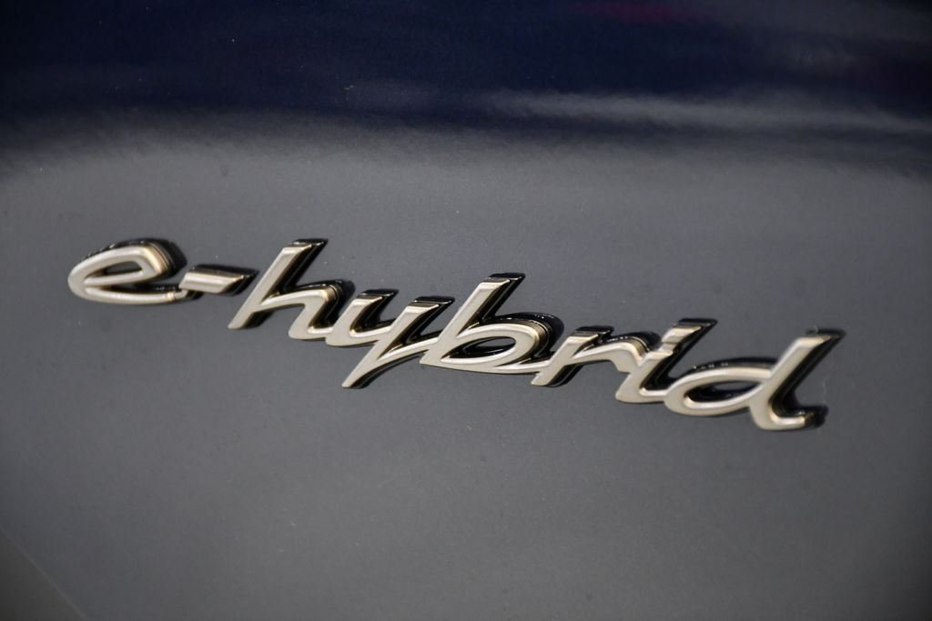 Thumbnail: 2026 Porsche Cayenne - 12