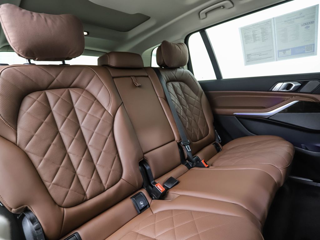 Thumbnail: 2023 BMW X7 - 29