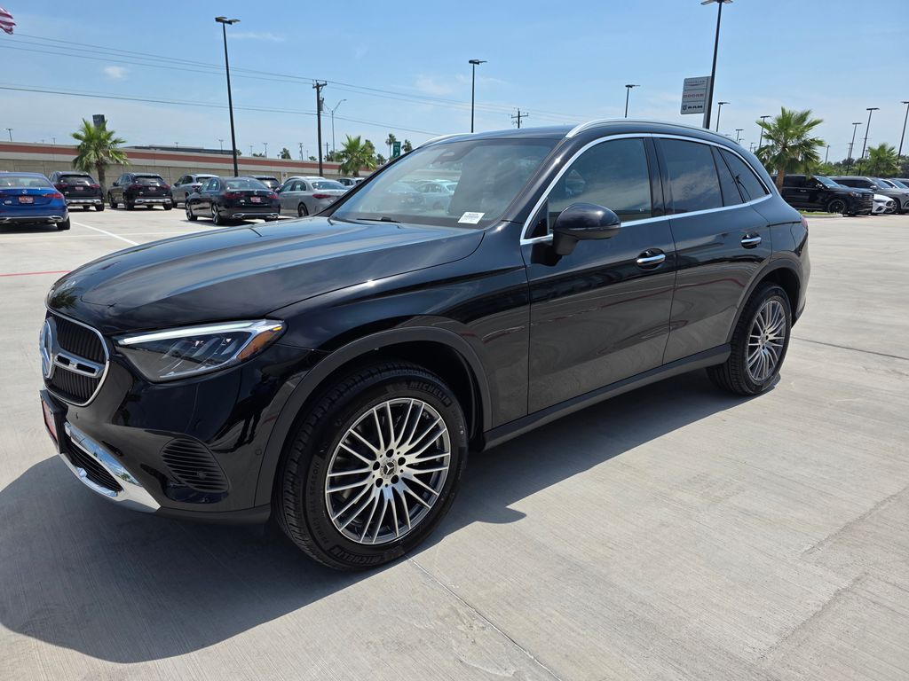 New 2026 Black Mercedes-Benz GLC 300 image 3