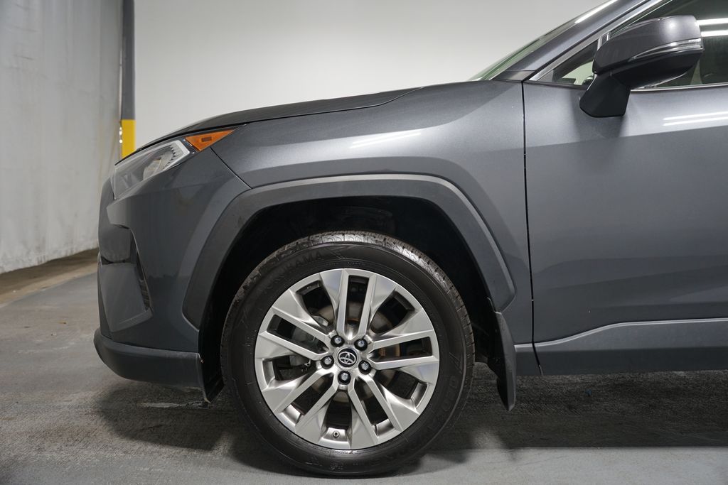 2019 Toyota RAV4 XLE Premium 14