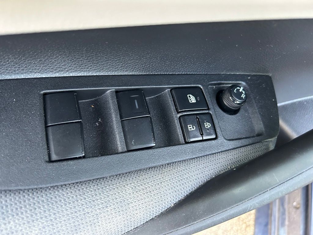 Thumbnail: 2022 Toyota Corolla - 16