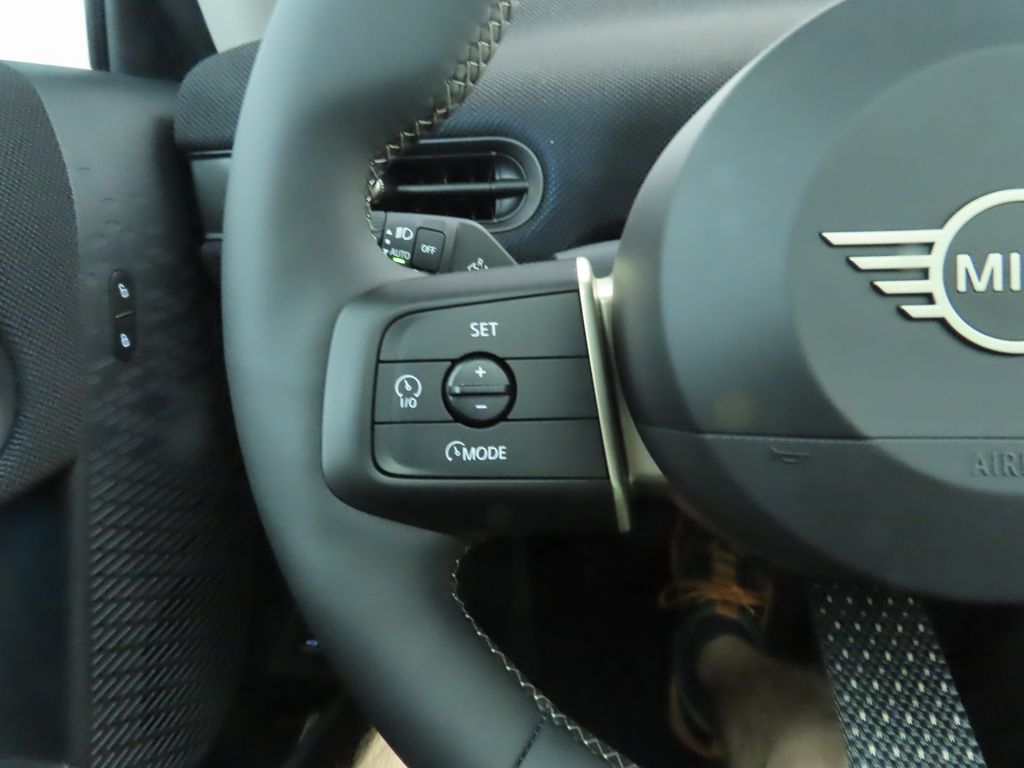 Thumbnail: 2025 MINI Cooper - 17