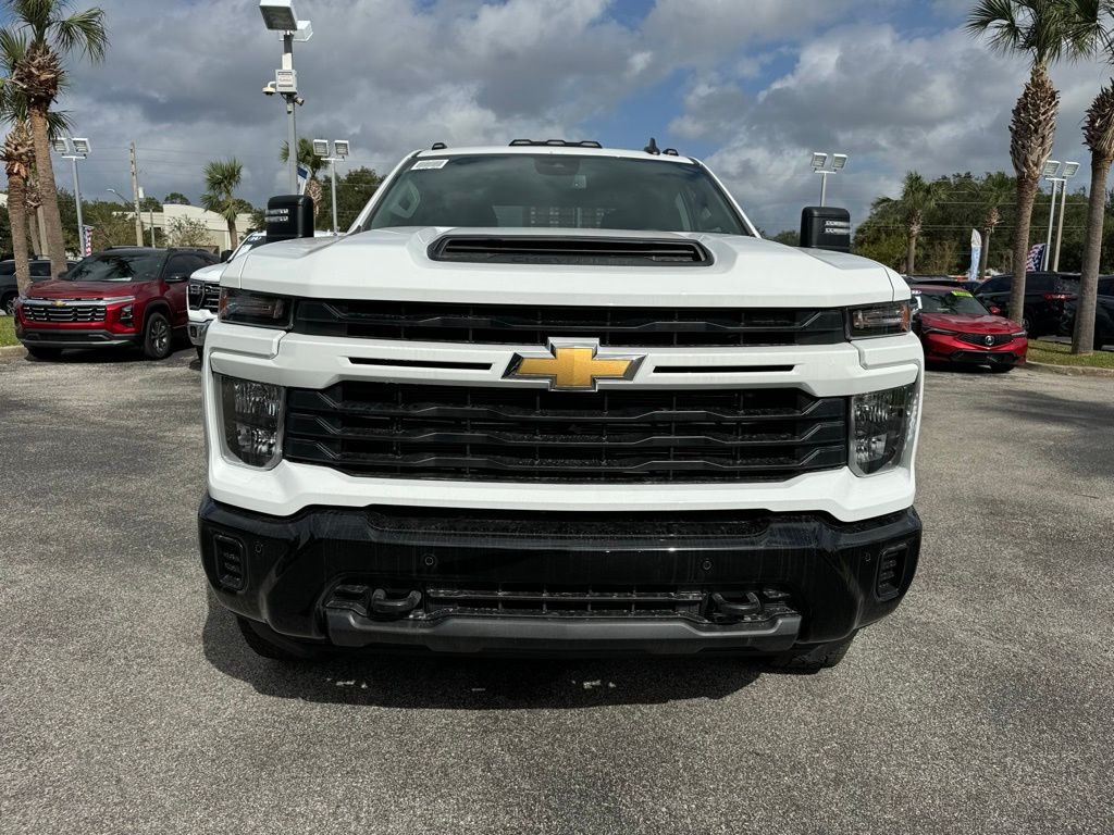 2025 Chevrolet Silverado 2500HD Custom 3