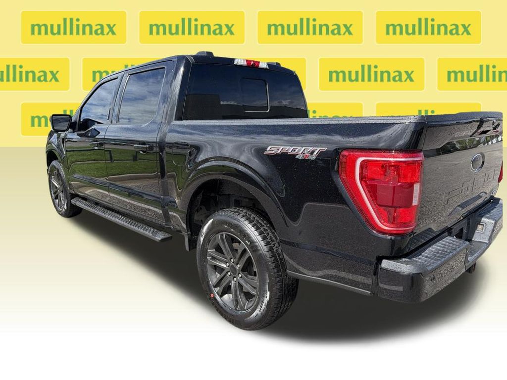 Used 2022 Black Ford XLT image 4